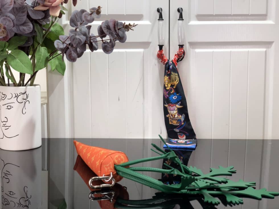 L0vis Vvtt0n Carrot Pouch Everyday Pouch Virgil Abloh 2021 M80851 Replica