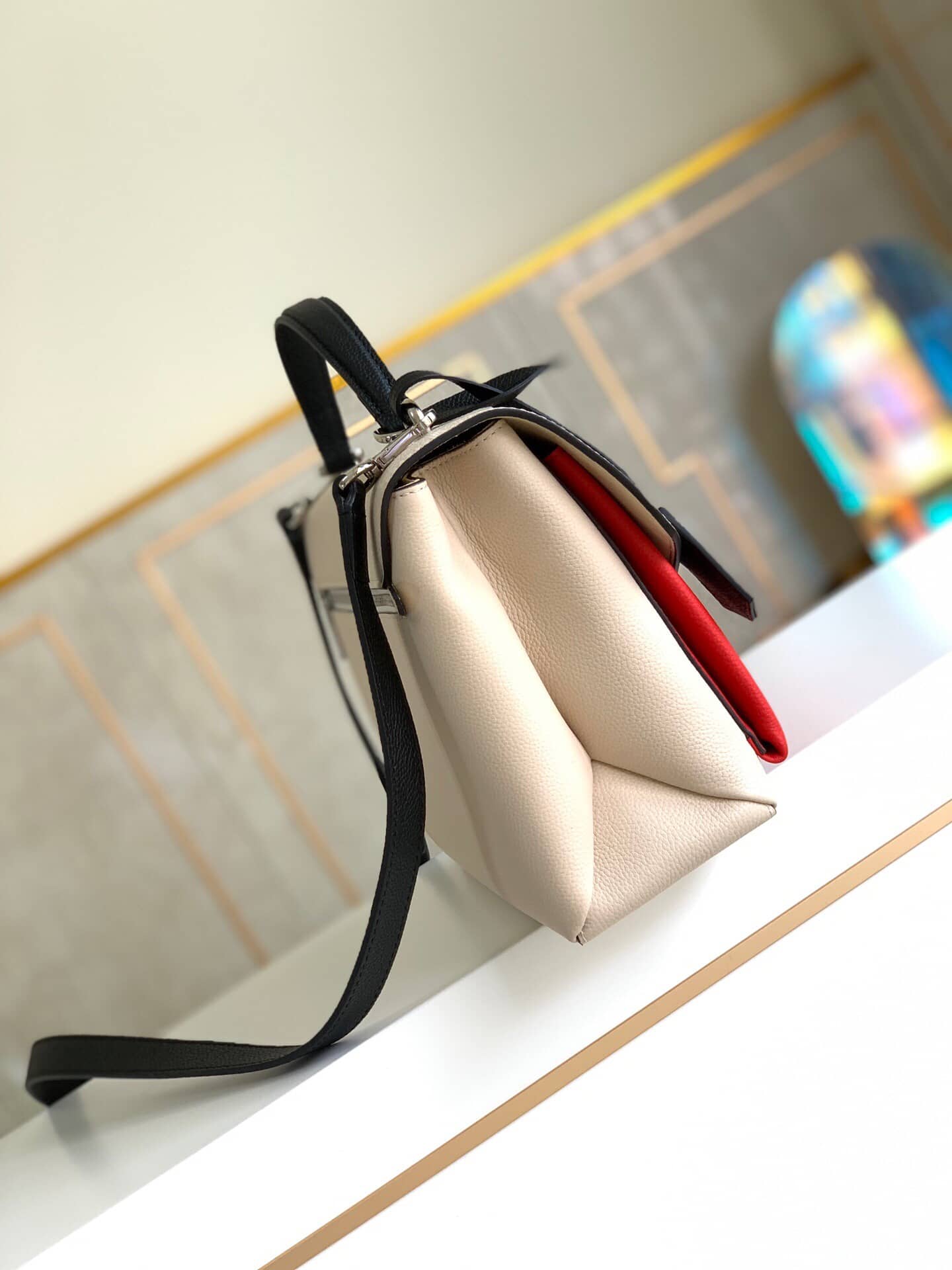 L0vis Vvtt0n Quartz Kabuki My Lockme Bag Replica M53891