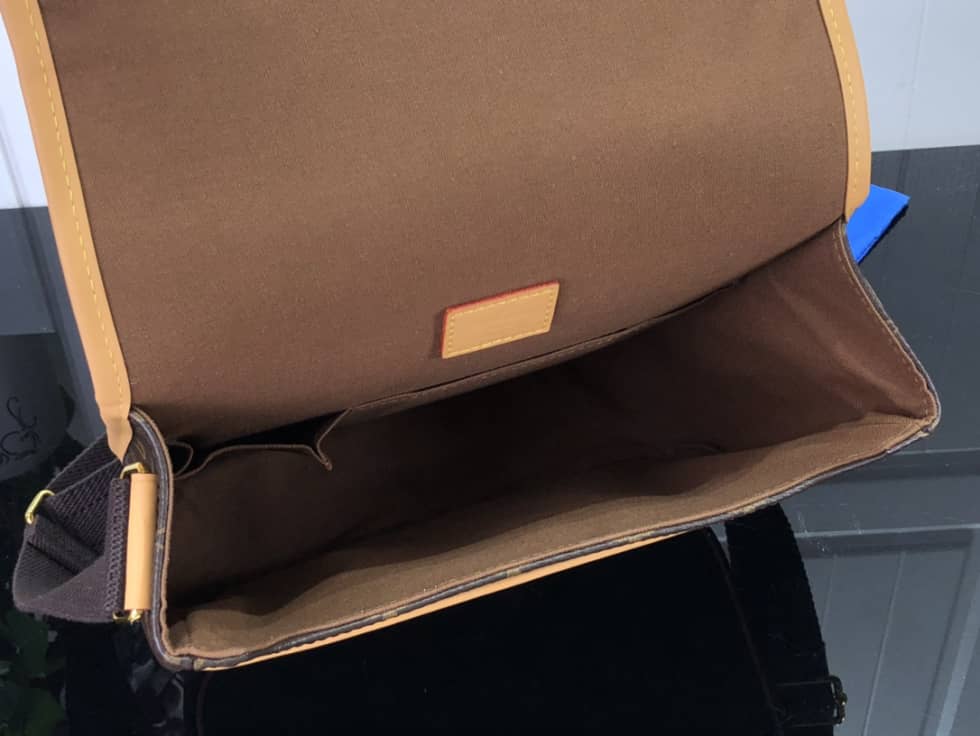 L0vis Vvtt0n Monogram Messenger Bosphore PM M40106 Replica Shoulder Bag