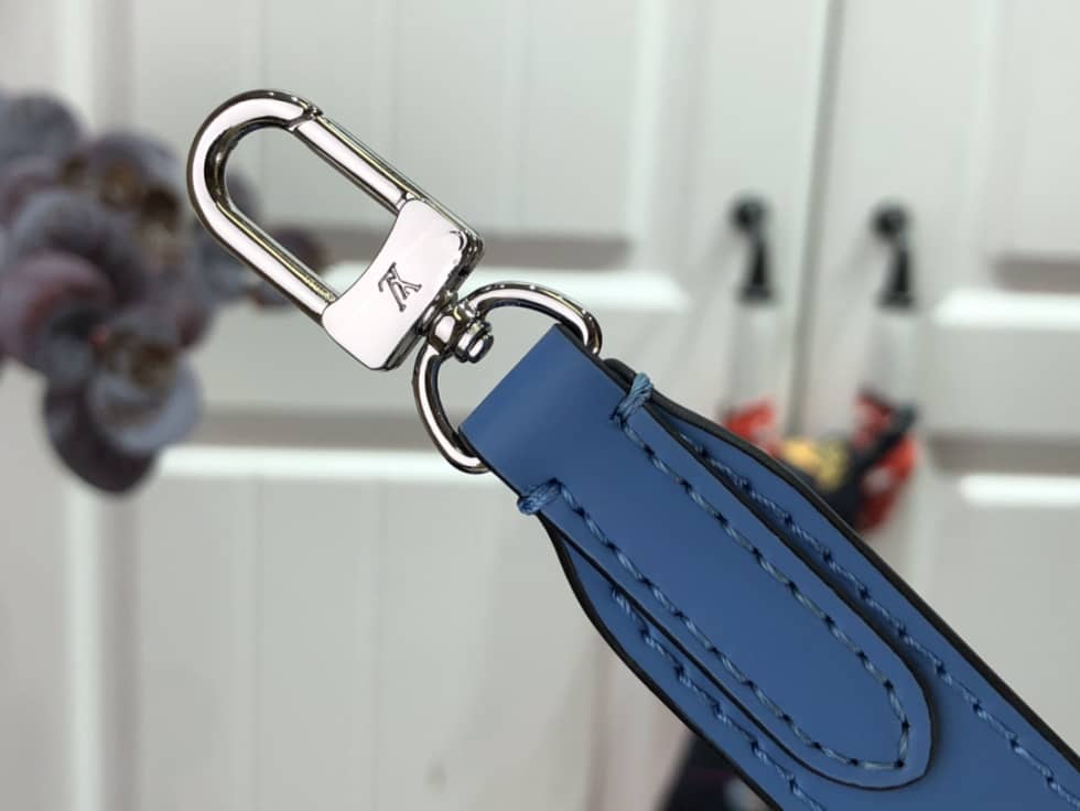 L0vis Vvtt0n Sac Plat Leather M80169 Replica Crossbody Bag