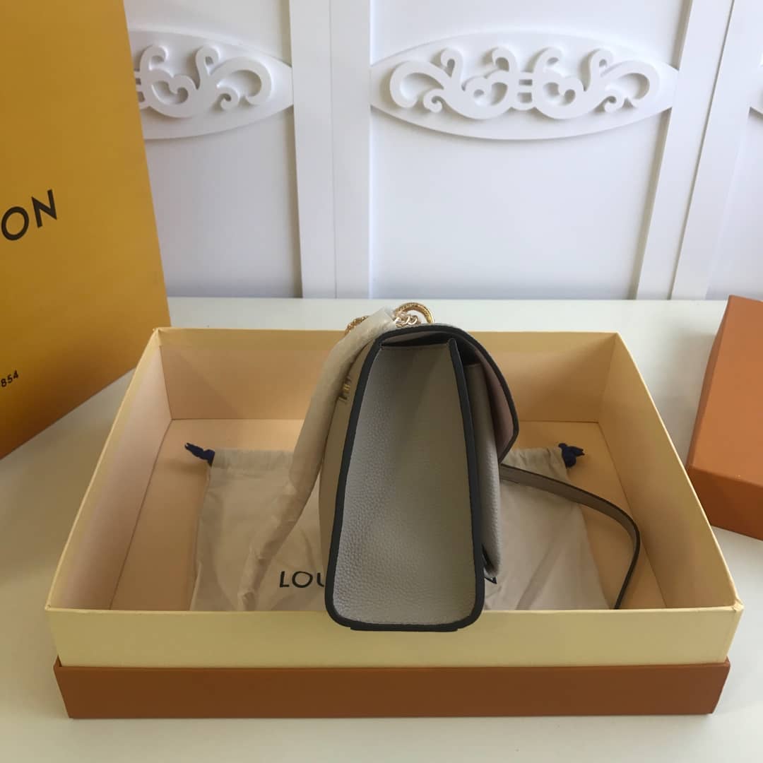 L0vis Vvtt0n MyLockMe BB Calf Chain Replica  Shoulder Bag Apricot M51418