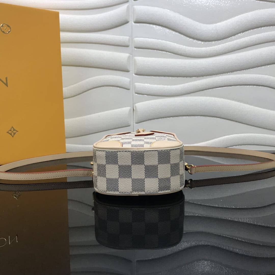 L0vis Vvtt0n Neokapi Vertical Pouch Replica Beige N60360