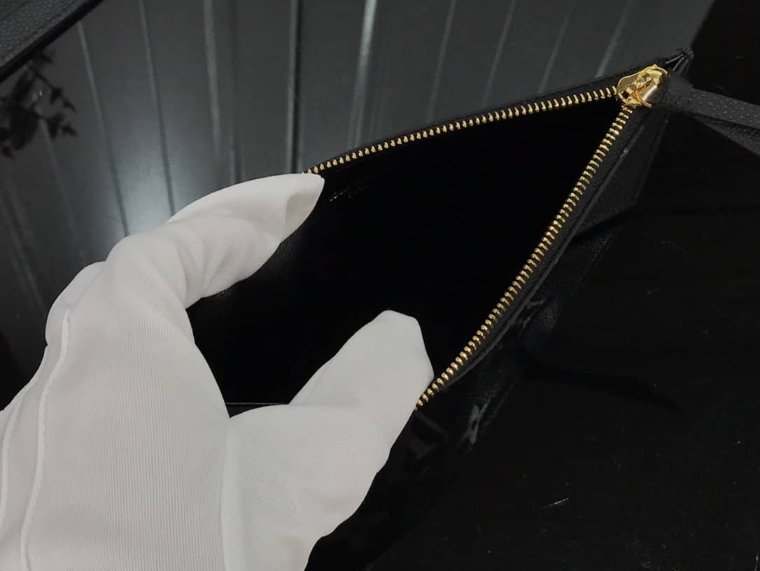 L0vis Vvtt0n Bicolor Monogram Empreinte Replica Pochette Felice Black M69977