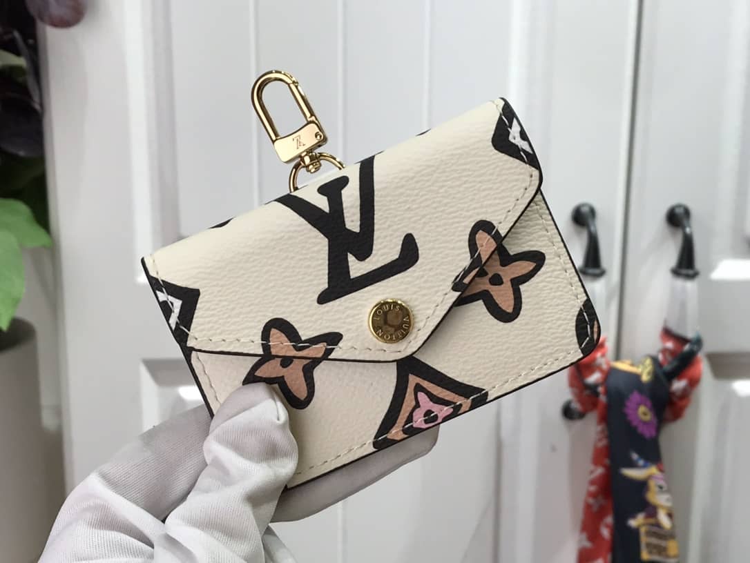 L0vis Vvtt0n Monogram Multi Pochette Félicie Replica Shoulder Bag White M80091