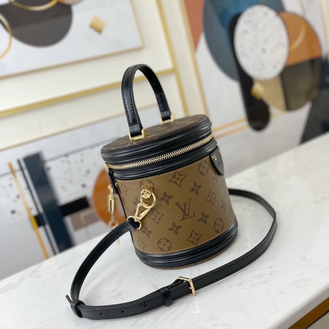 L0vis Vvtt0n Cannes Monogram Reverse Womens Vanity Bag Replica Yellow M43986