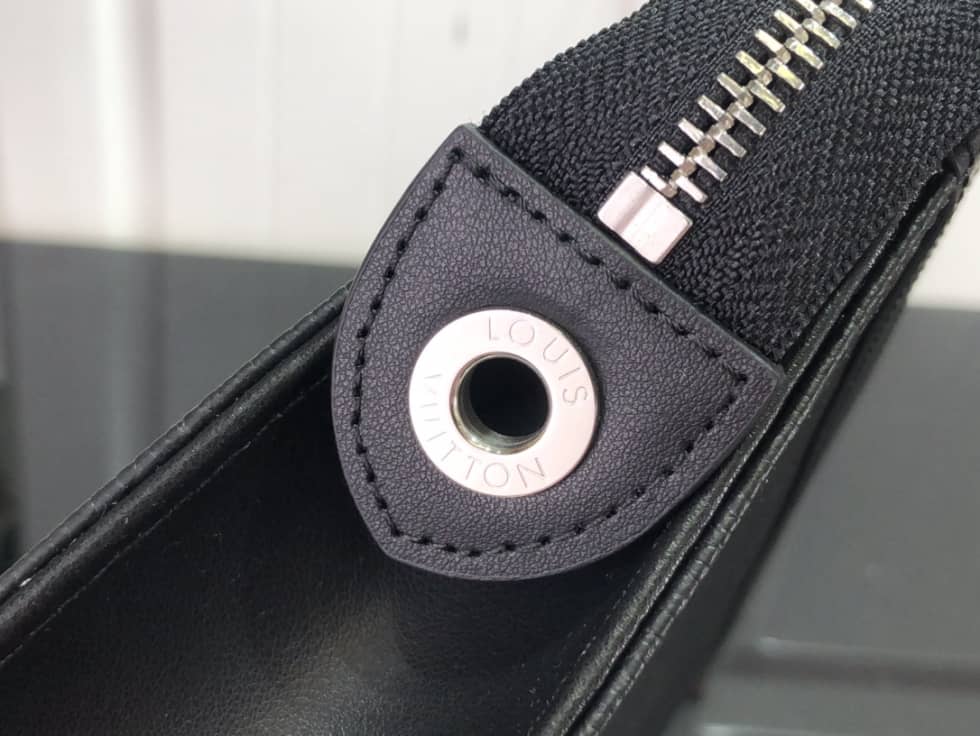 L0vis Vvtt0n Pochette Dupe x Nigo Voyage MM Monogram Black M45961