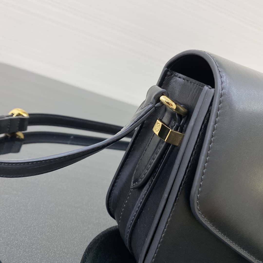 L0vis Vvtt0n Pont 9 Leather Crossbody Bag M55948