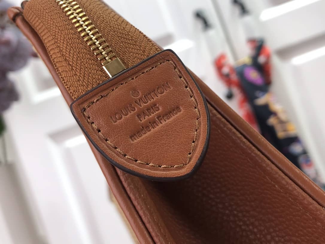 L0vis Vvtt0n Monogram Giant Raffia Toiletry 26 Cosmetic Bag