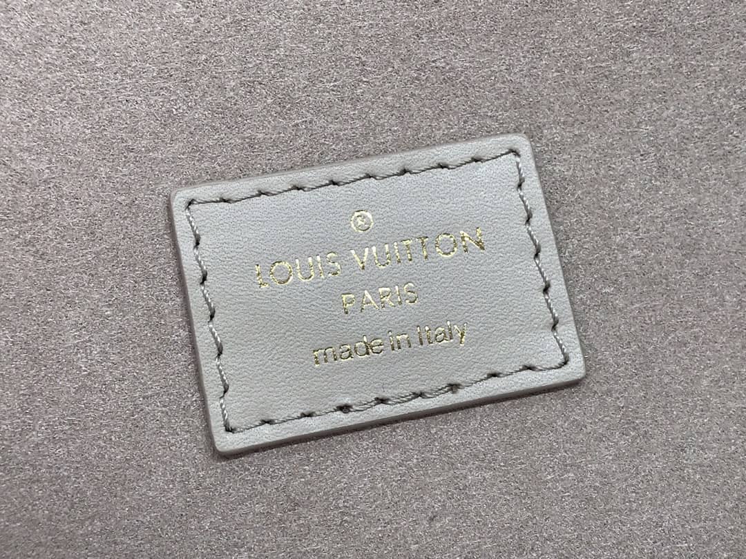 L0vis Vvtt0n Monogram Empreinte Vanity PM Tourterelle Replica Shoulder Bag M45608