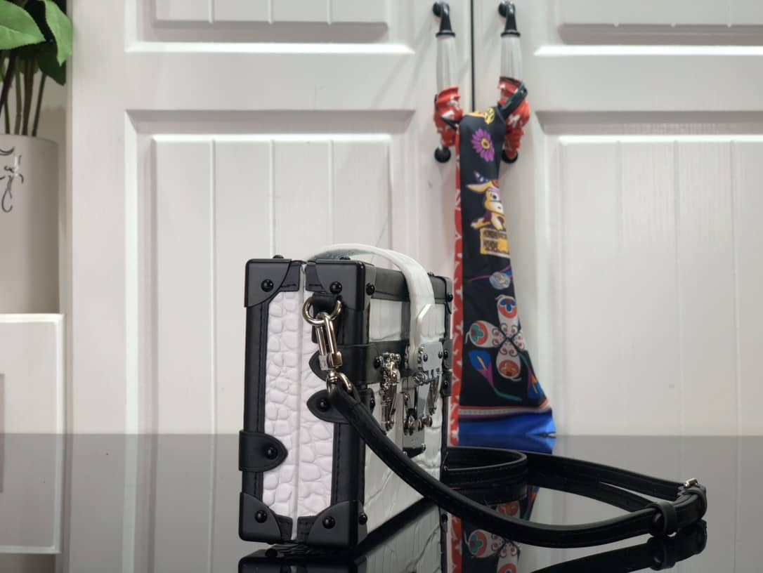 L0vis Vvtt0n Petite Malle Brilliant Alligator Leather Replica Handbag White N93817