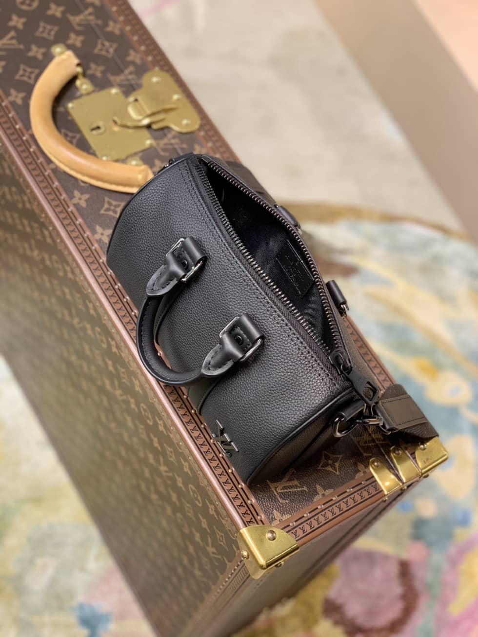 L0vis Vvtt0n Keepall Nano Lychee Grain Cowhide Black M57083 Replica Shoulder Bag