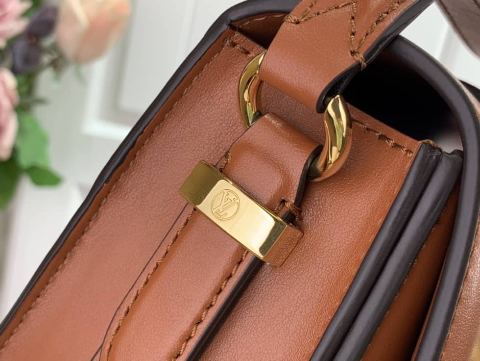 L0vis Vvtt0n Pont 9 Soft Calfskin Leather Red M55948 Replica Crossbody Bag