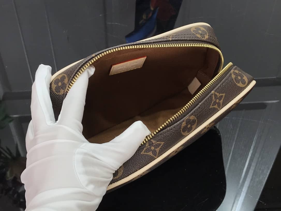 L0vis Vvtt0n Toiletry Trousse Damier Pouch PM Replica N47522