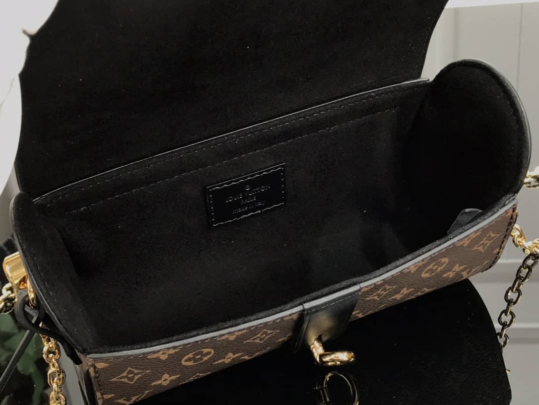 L0vis Vvtt0n Replica Glasses Case Epi Monogram White M43903