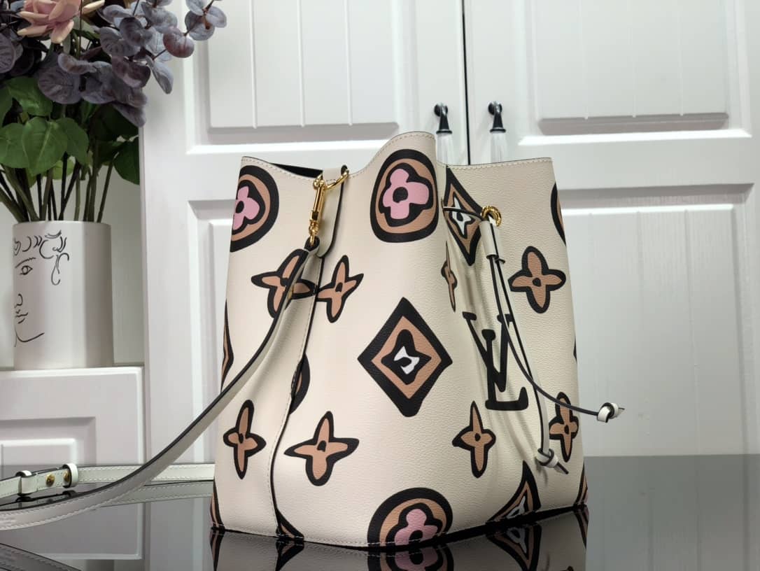 L0vis Vvtt0n NéoNoé MM Replica Bucket Bag M45822