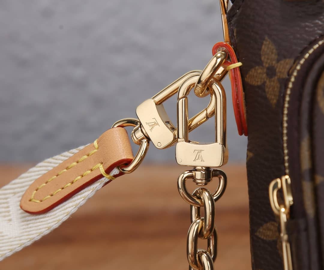 L0vis Vvtt0n Utility Phone Sleeve Chain Shoulder Bag Replica M80746