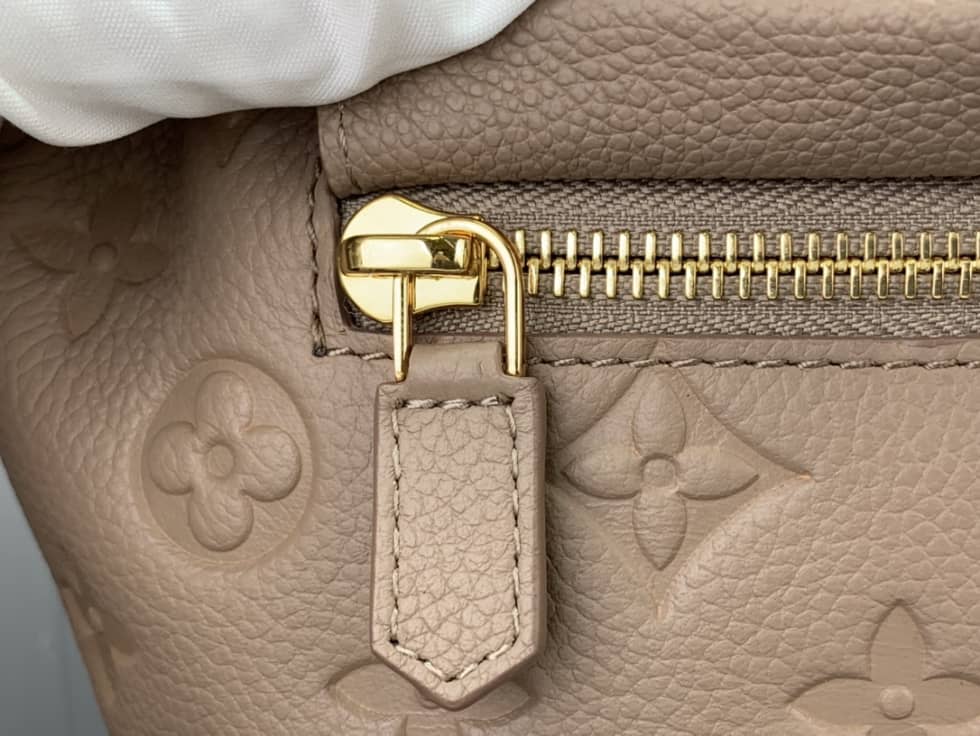 L0vis Vvtt0n Empreinte Montsouris M45639 Replica Backpack