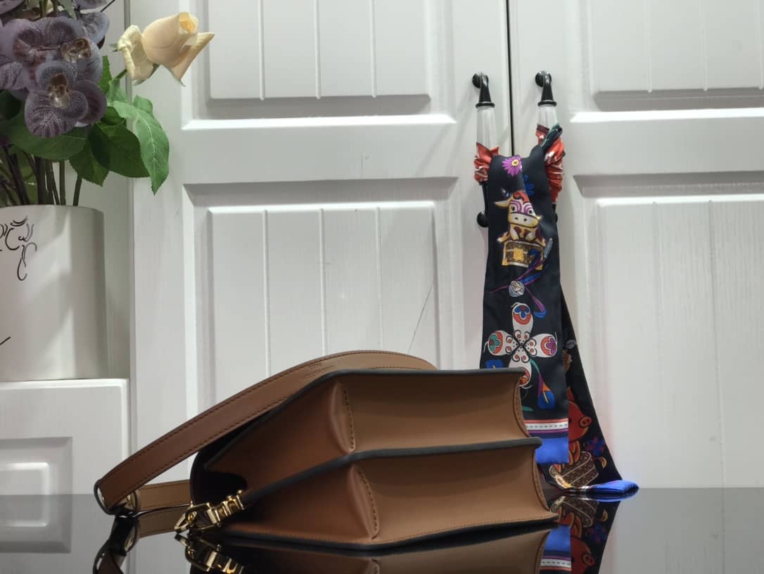 L0vis Vvtt0n Since 1854 Dauphine Mini Replica Handbag Red M57172