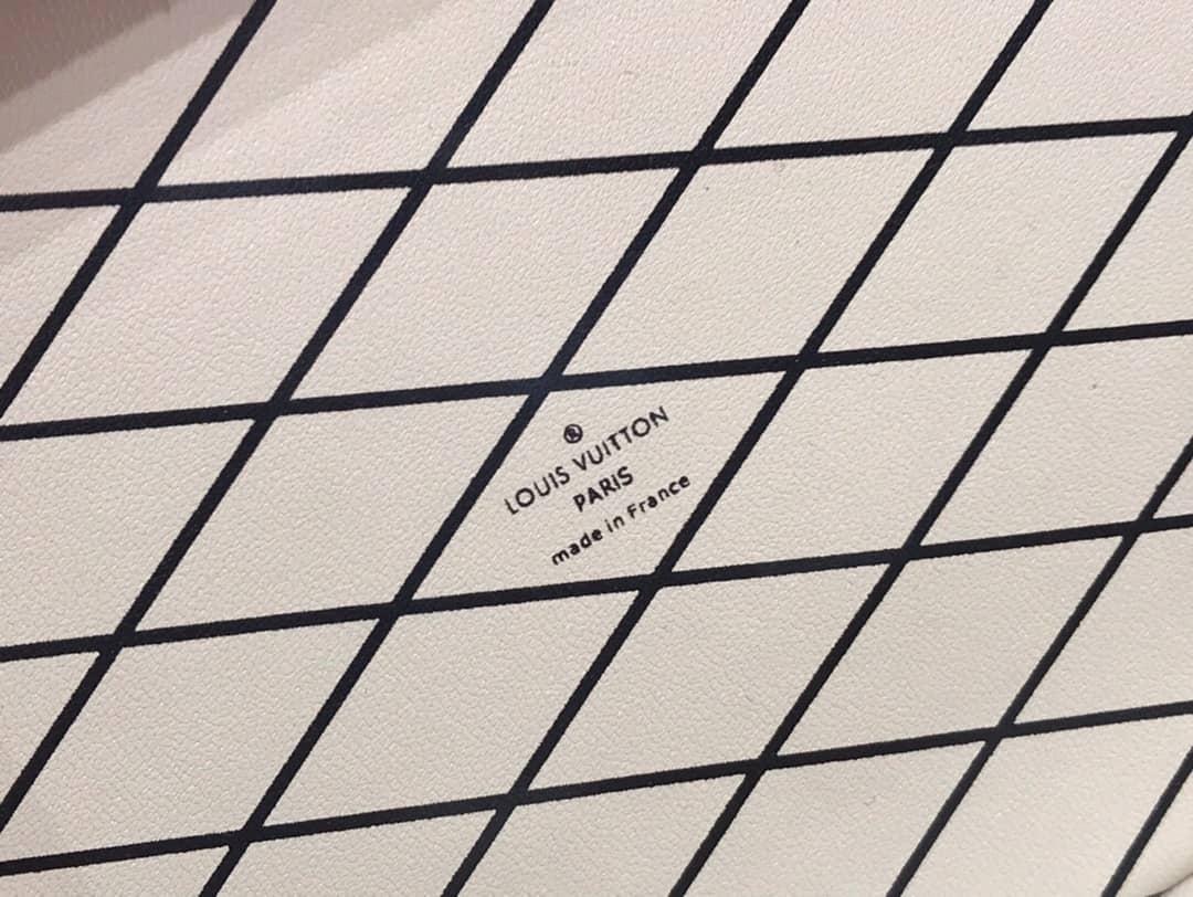 L0vis Vvtt0n Petite Malle Trunk M94219 Replica Shoulder Bag