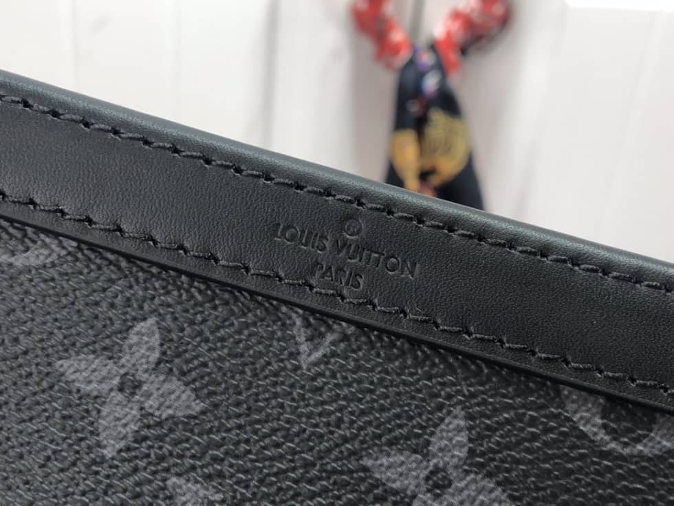 L0vis Vvtt0n Gaston Wearable Wallet Monogram Eclipse Reverse Black M81018 Replica