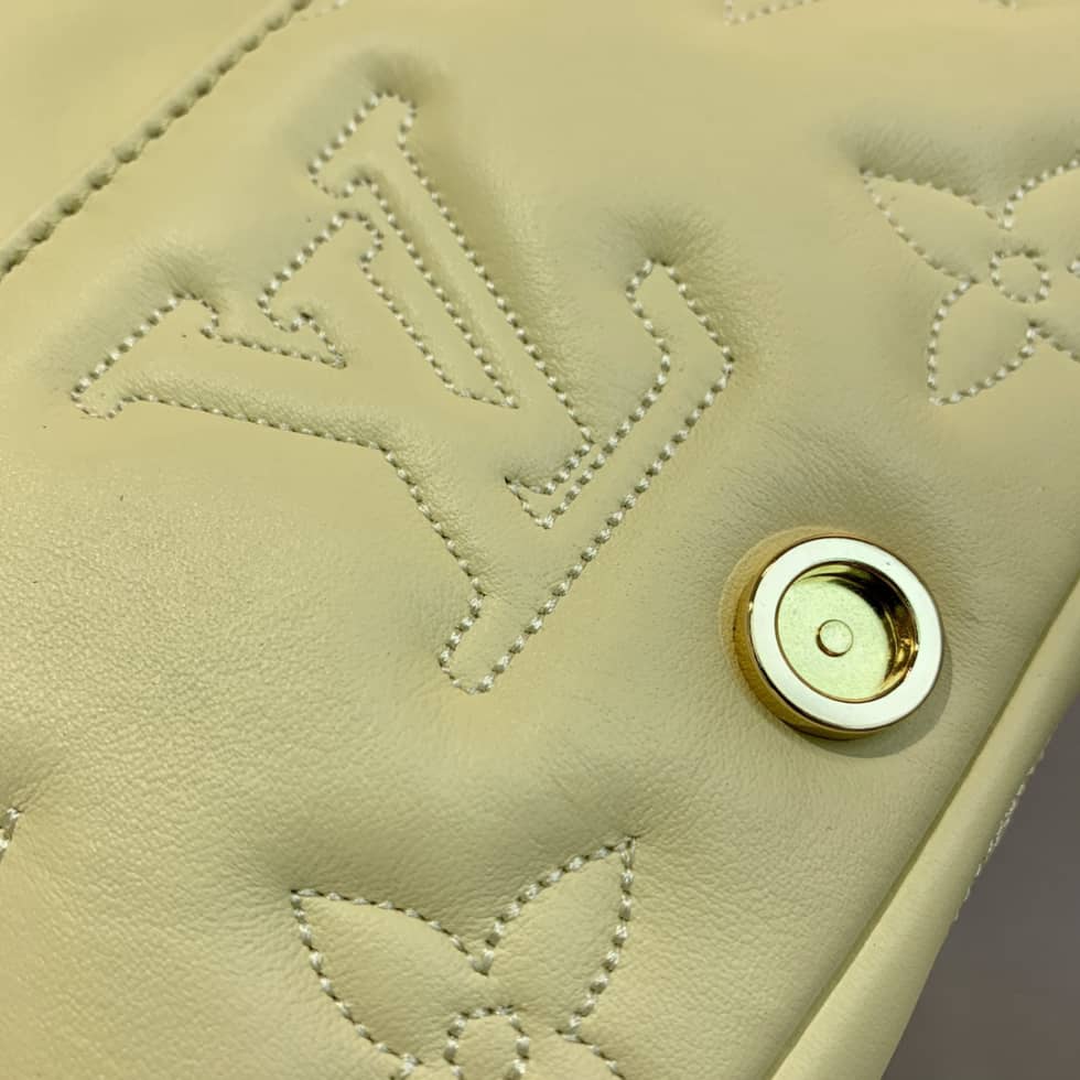 L0vis Vvtt0n Wallet On Strap Bubblegram Leather Yellow M81400 Replica