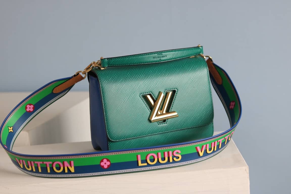 L0vis Vvtt0n Textured Epi Leather Twist Series Bag Green