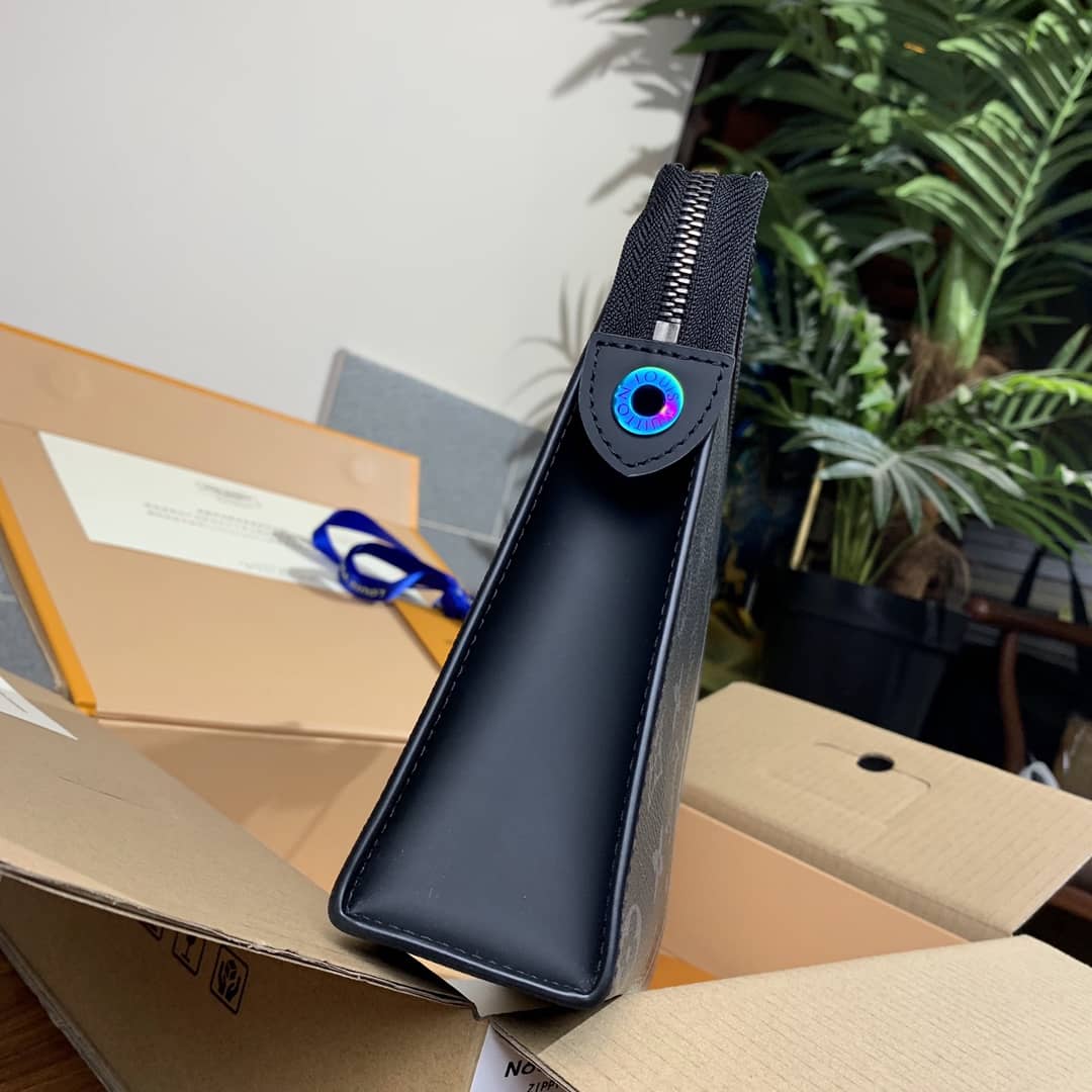 L0vis Vvtt0n Pochette Voyage Bag M64440 Replica