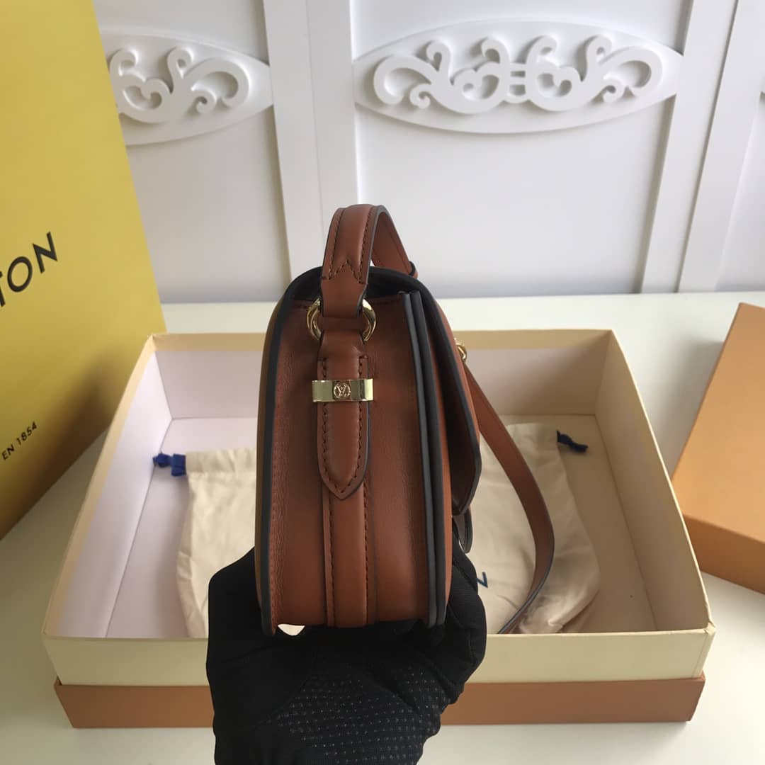 L0vis Vvtt0n Pont9 Neuf Leather Replica Shoulder Bag Brown M55948