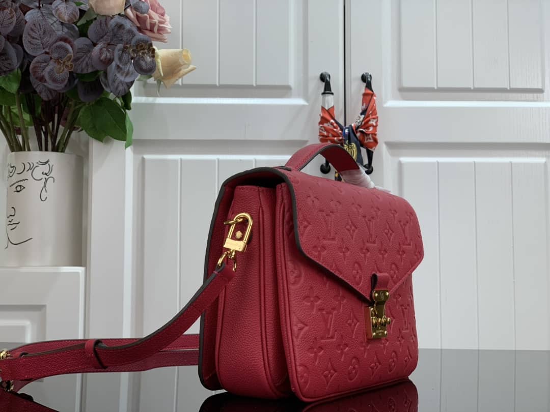 L0vis Vvtt0n Pochette Metis Marine Leather M44071 Replica Shoulder Bag