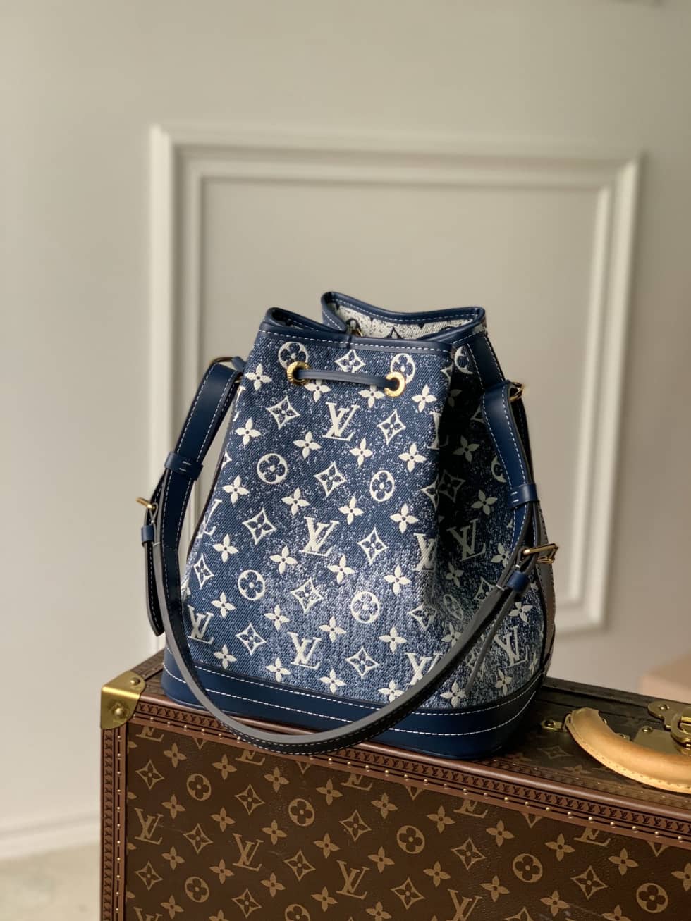L0vis Vvtt0n Denim Jacquard Textil Petit Noe Blue M59606 Replica Bucket Bag