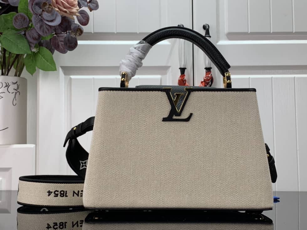 L0vis Vvtt0n Capucines BB Black M59872 Replica Shoulder Bag