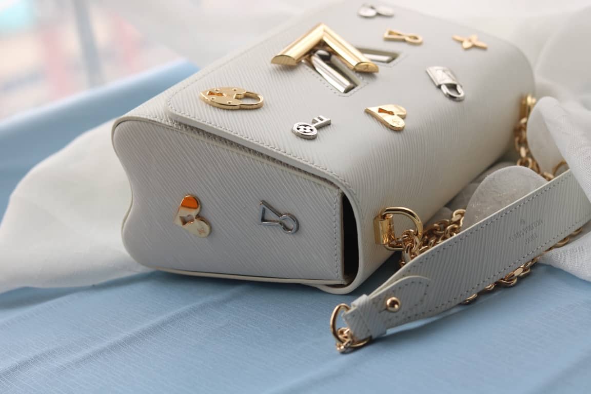 L0vis Vvtt0n Twist Epi Handbag Replica