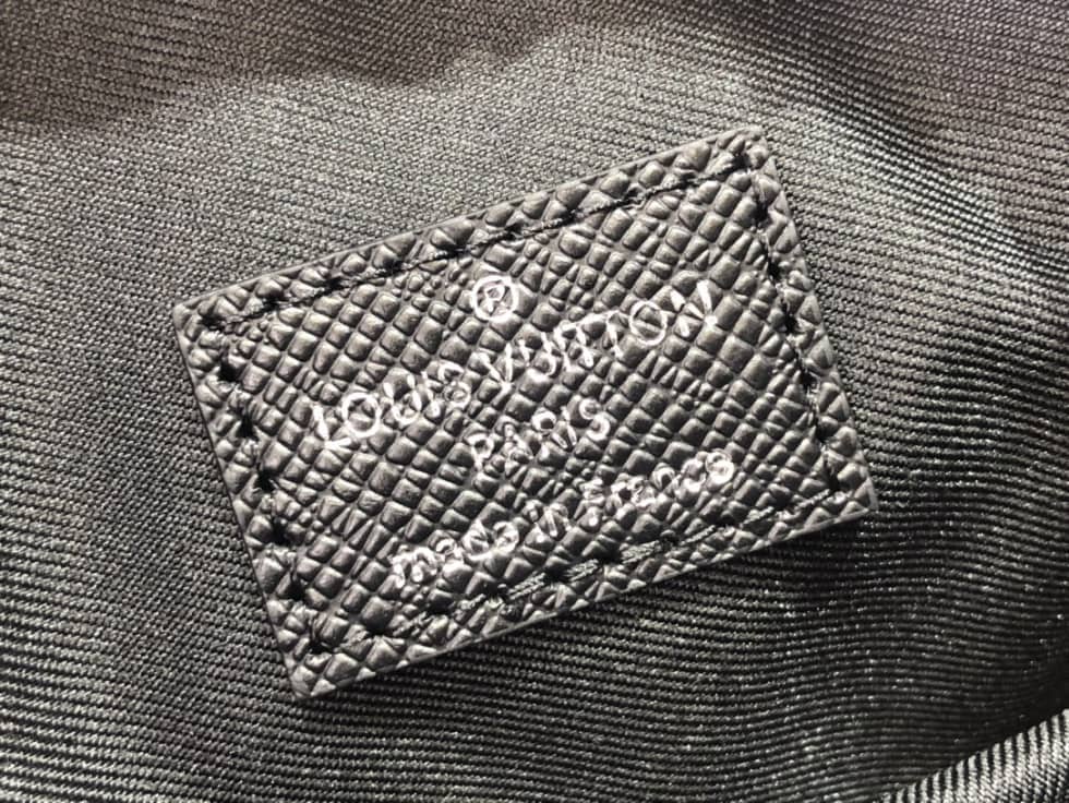 L0vis Vvtt0n Vertical Tote Satchel Shoulder Handbag M30811 Replica Mens Bag