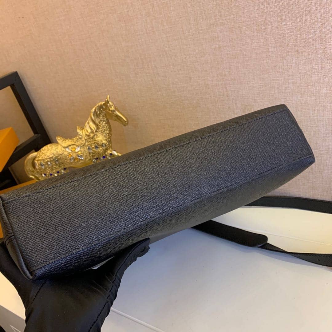 L0vis Vvtt0n Taiga Anton Tote Replica M33433