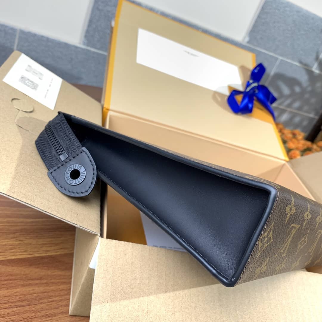 L0vis Vvtt0n Eclipse Replica Pochette Voyage Monogram Brown M61692