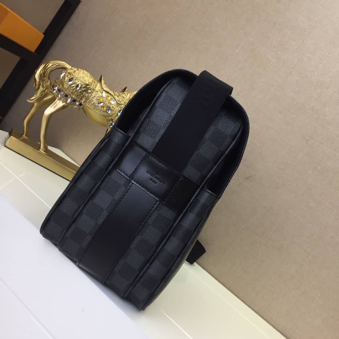 L0vis Vvtt0n Naviglio Leather Shoulder Bag Replica Black N45255