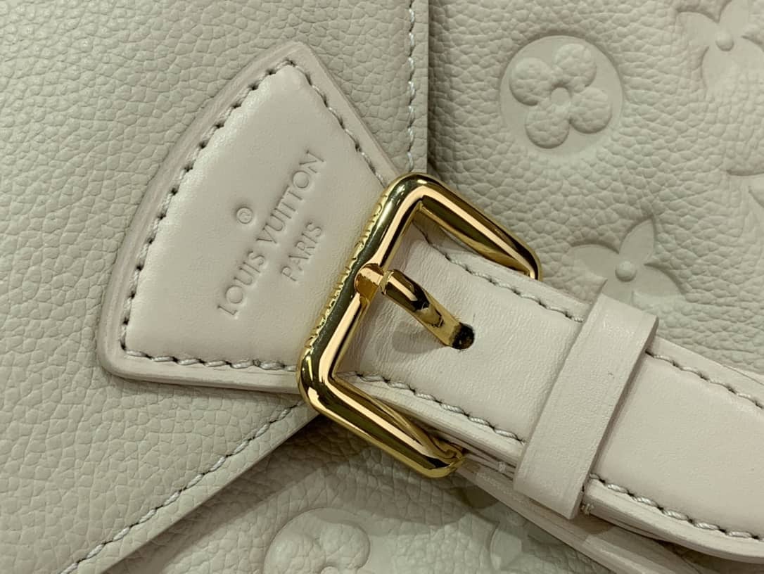 L0vis Vvtt0n Ann Platt Montsouris PM Noir Leather Replica Backpack Cream M45205