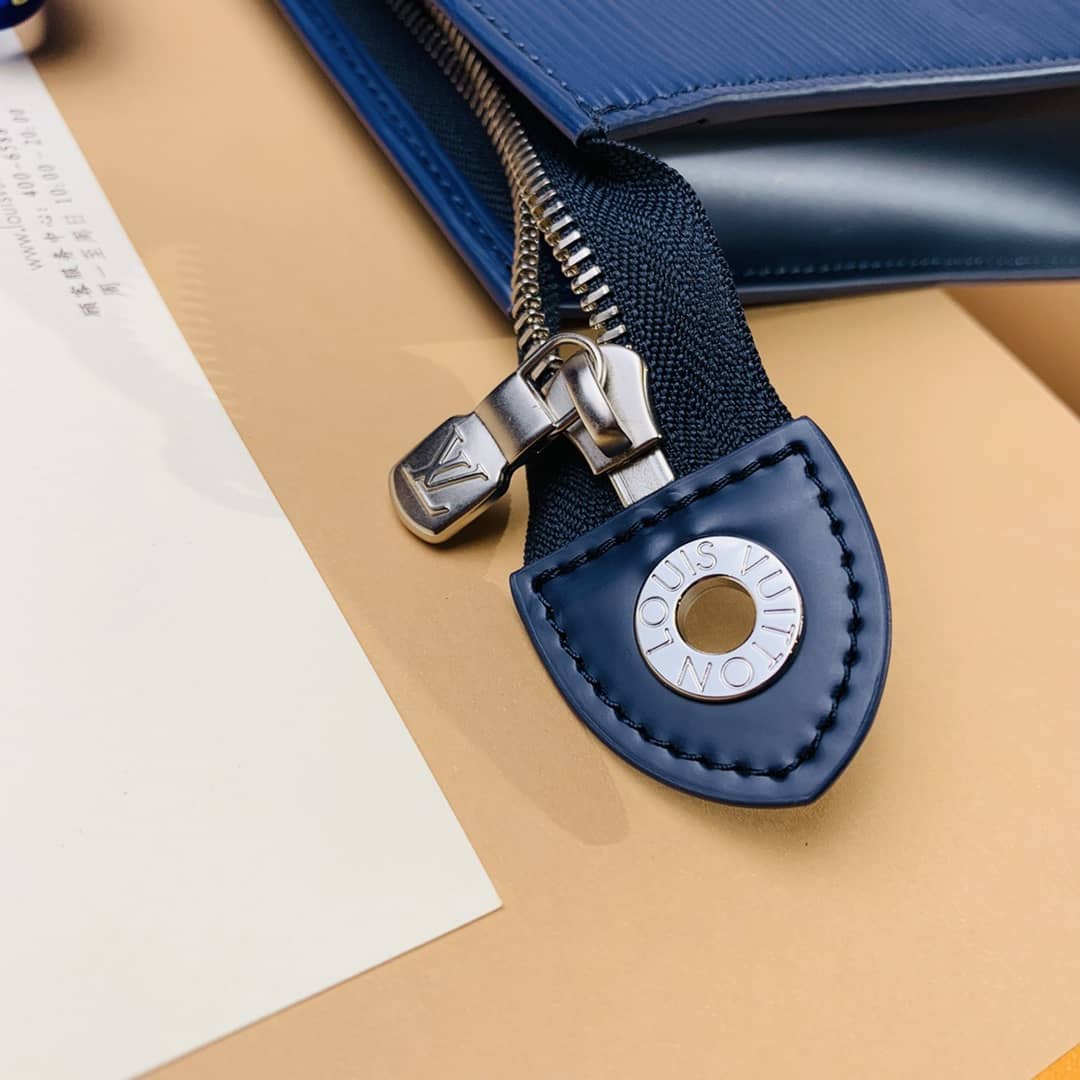 L0vis Vvtt0n Replica Toiletry Pouch 26 Epi Leather Blue M41366