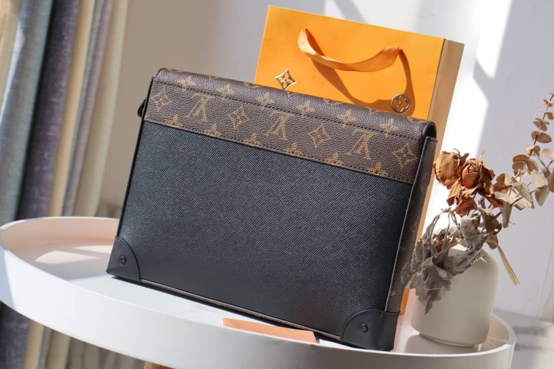 L0vis Vvtt0n Pochette Dupe Voyage Steamer Black M30583(ColaReps)