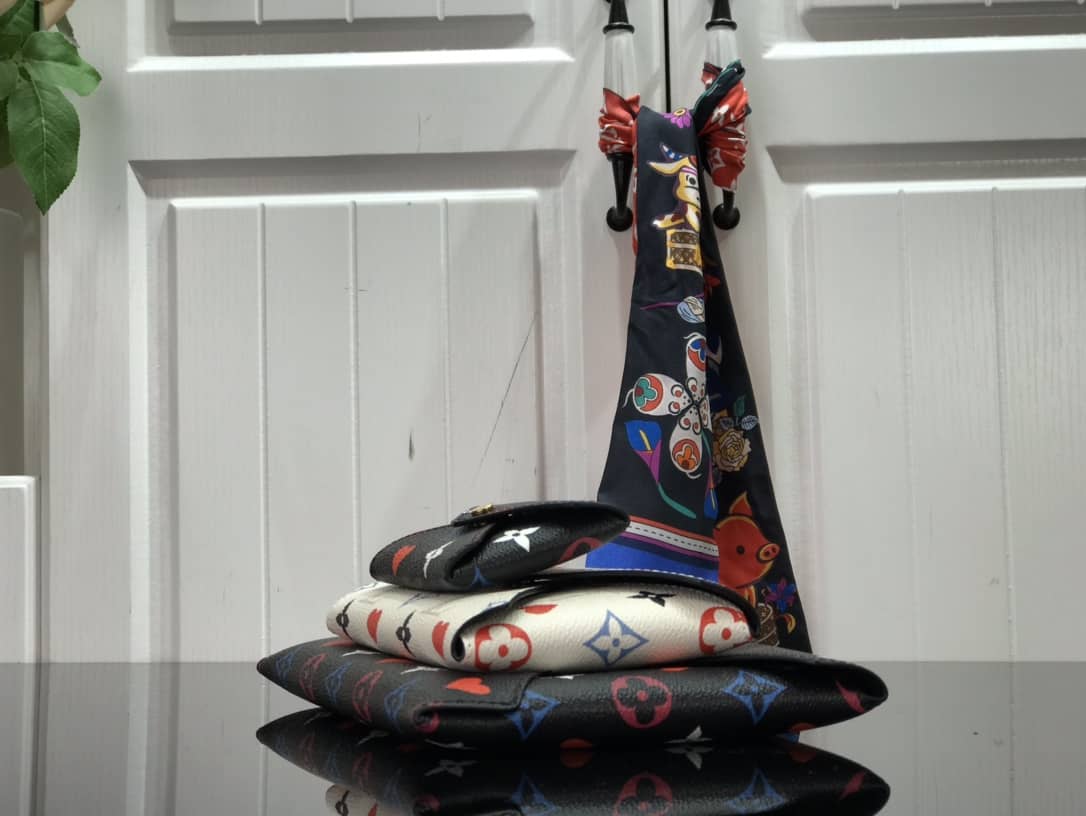 Cheap LV Envelope Clutch Bag From China UK