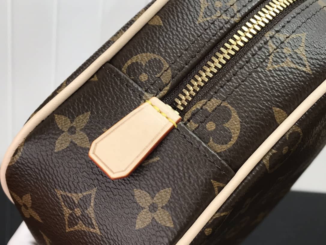 High Quality Designer LV Wash Bag Wholesale