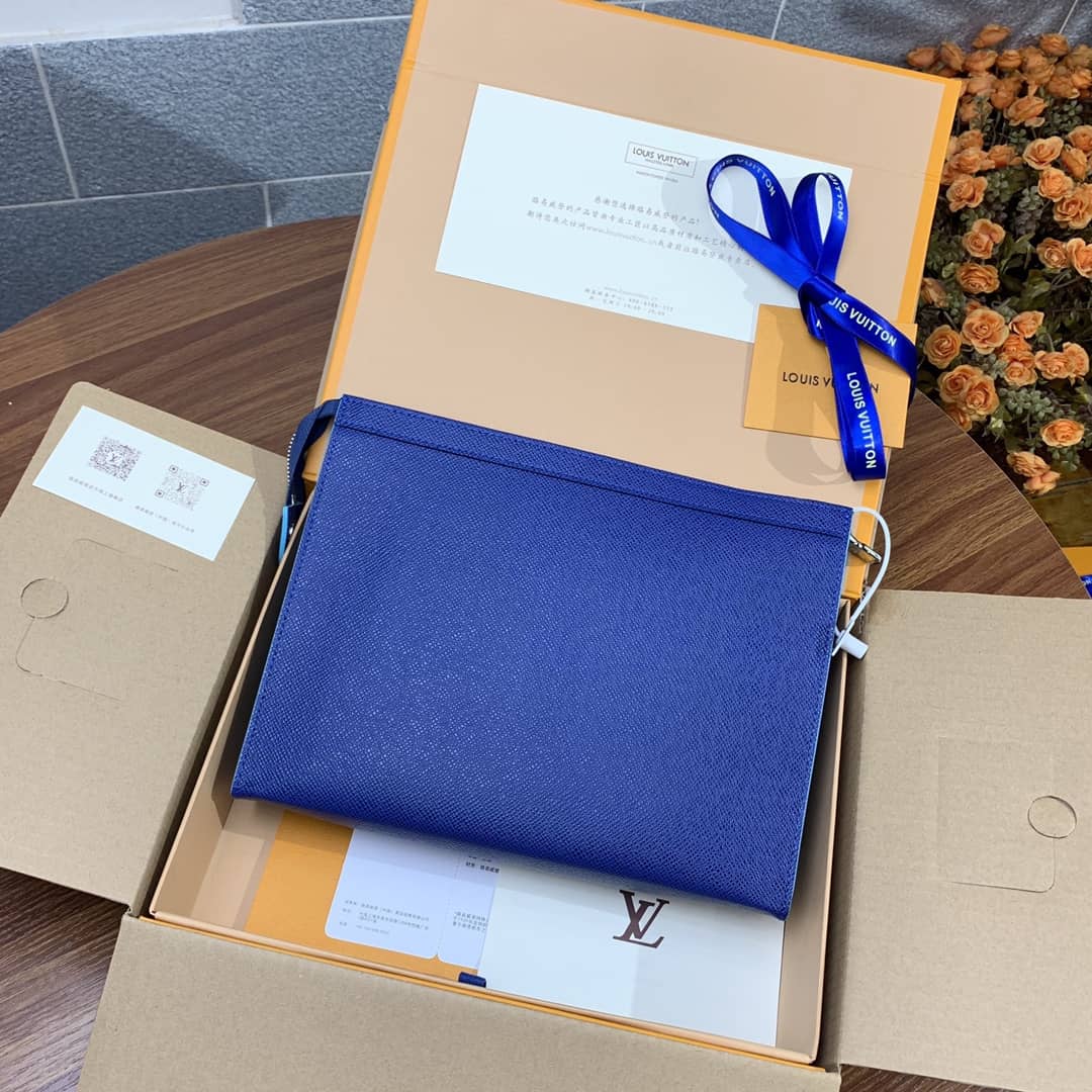 L0vis Vvtt0n Pochette Voyage MM Replica Clutch Blue M30395