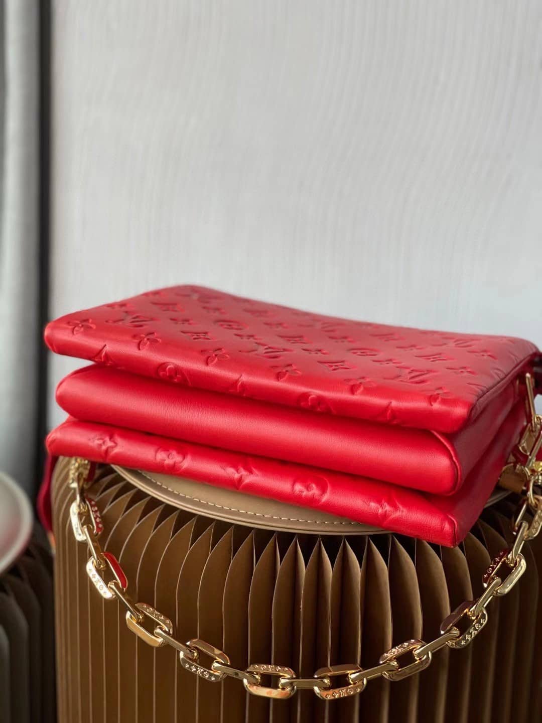 L0vis Vvtt0n Coussin PM Gold Chain Rouge Red M57792 Replica Shoulder Bag