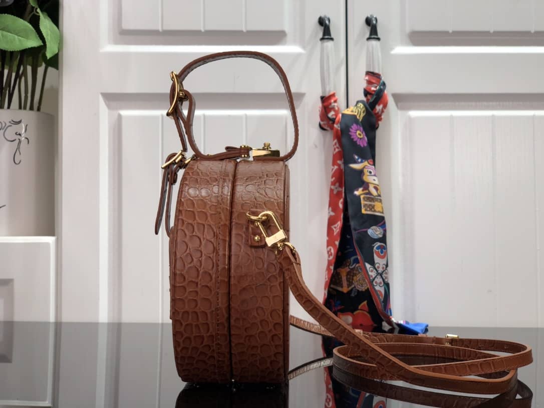 L0vis Vvtt0n Petite Boite Chapeau Crocodilien Brillant Replica Bag Yellow N93597