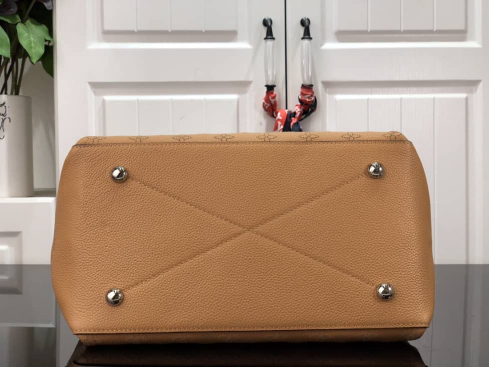 L0vis Vvtt0n Mahina Beaubourg Hobo MM M56073 Replica Tote