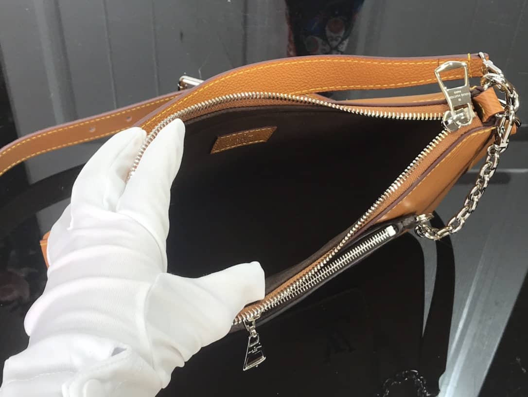 L0vis Vvtt0n Marelle Epi Leather Replica Handbag M80794