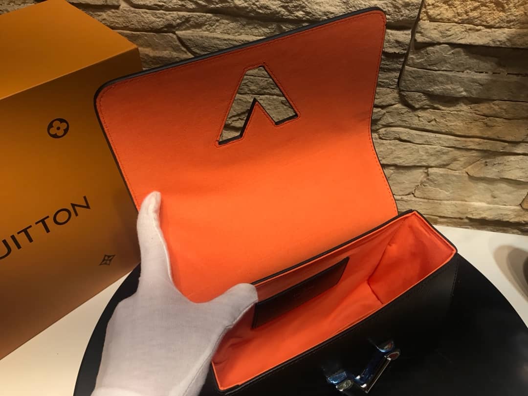 L0vis Vvtt0n Twist MM Bag Black M50296 Replica