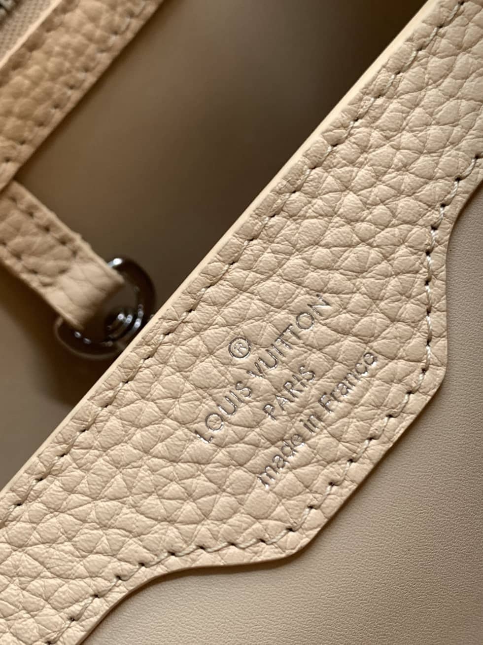 L0vis Vvtt0n Capucines BB Tote Taurillon Leather N92041 Replica Crossbody Bag