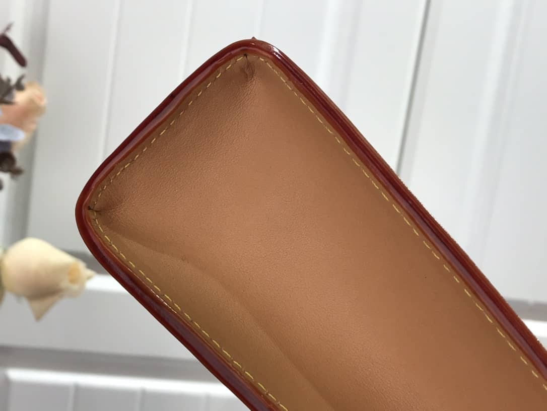 L0vis Vvtt0n Since 1854 Poche Toilette Bag Replica M80306