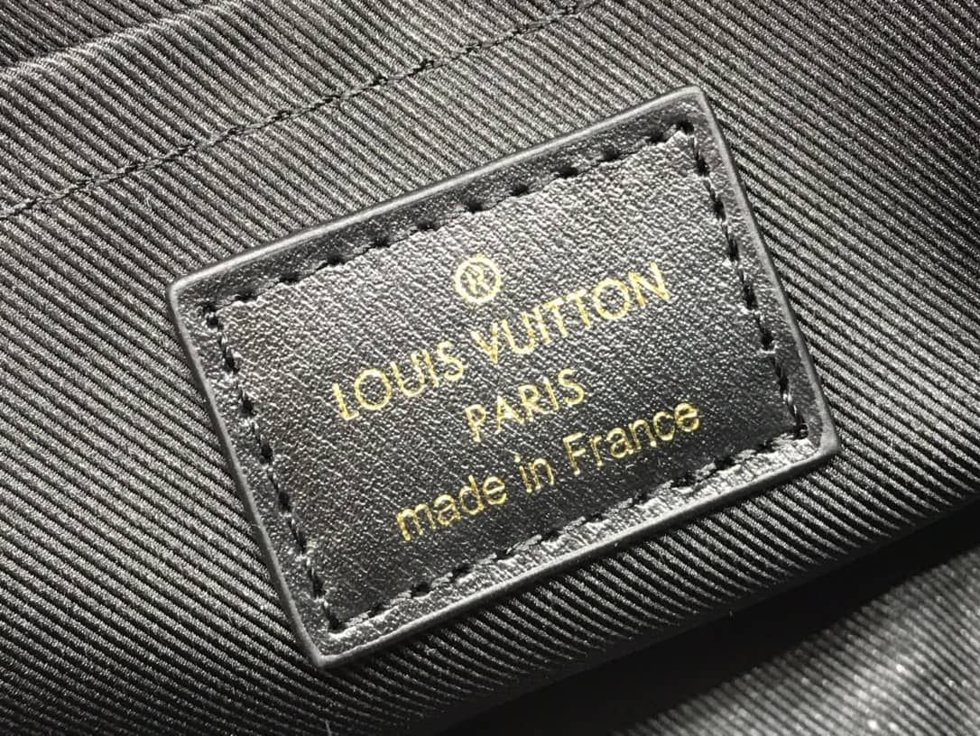 L0vis Vvtt0n Monogram Cosmetic Bag Replica Black M69991